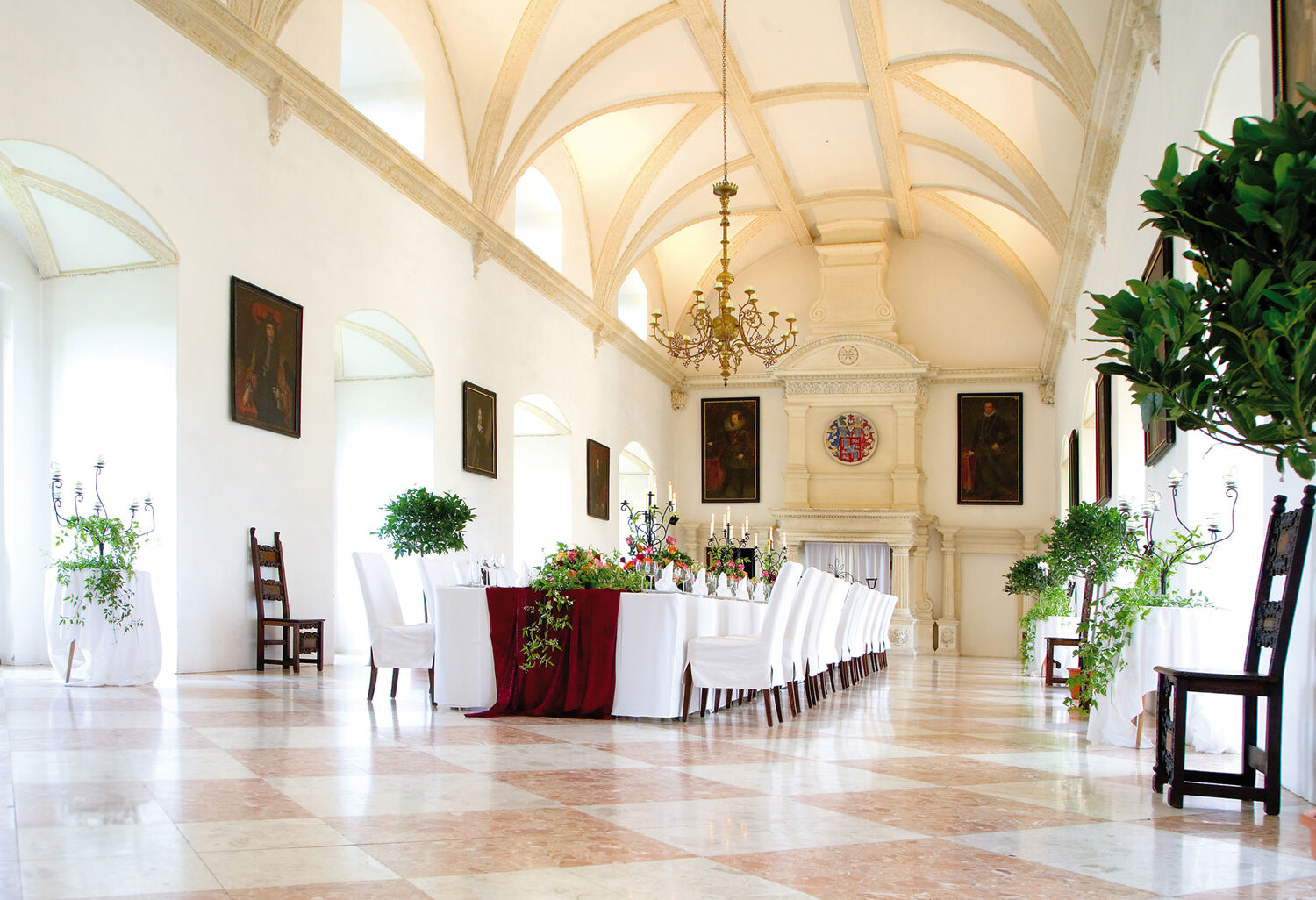 (c) Renaissance Schloss Rosenburg