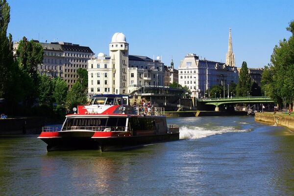 Twin City Liner