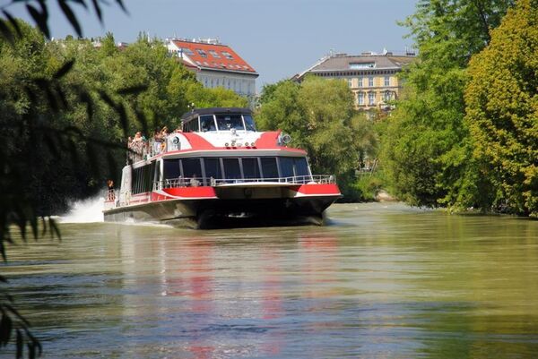 Twin City Liner